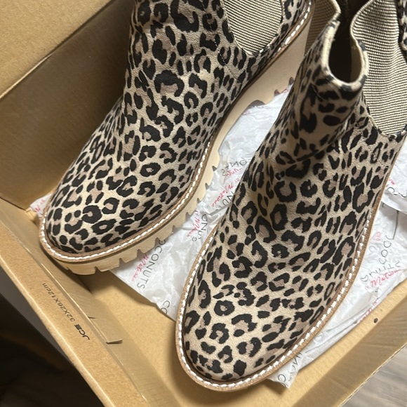 Matisse Leopard print ankle boots. Size 8.5 Coconuts . - Picture 2 of 6